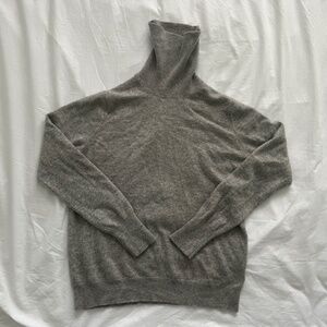 Uniqlo Cashmere Turtleneck